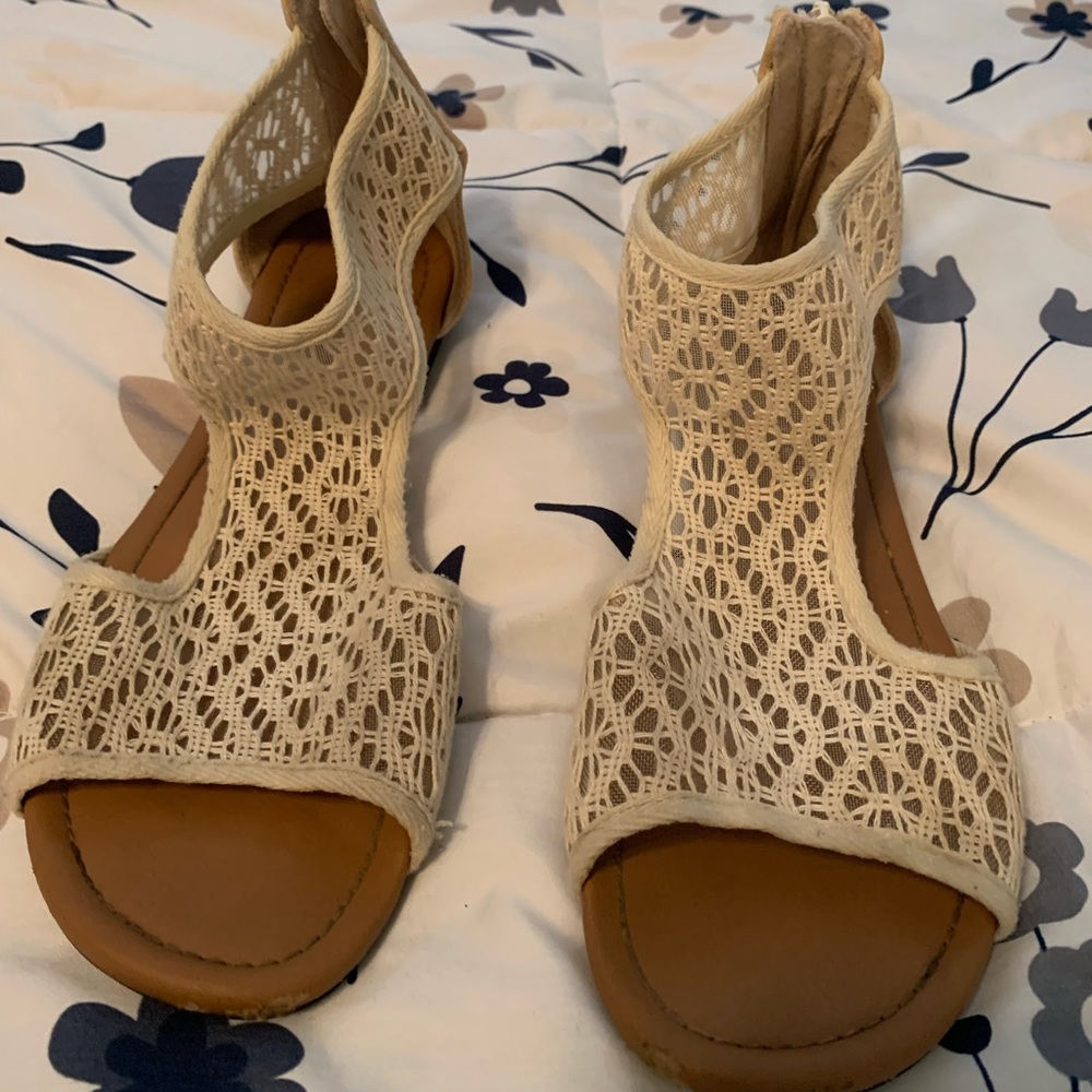 American Eagle Sandals